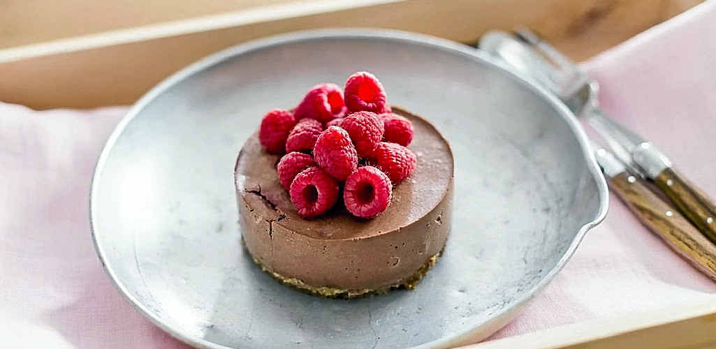 The delicious choc and raspberry cake looks as good as it tastes. The delicious choc and raspberry cake looks as good as it tastes.