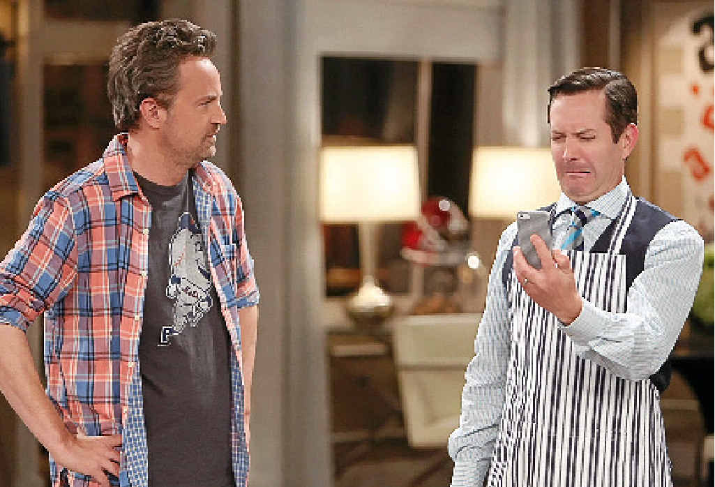 Matthew Perry and Thomas Lennon in a scene from the TV series The Odd Couple. Matthew Perry and Thomas Lennon in a scene from the TV series The Odd Couple.