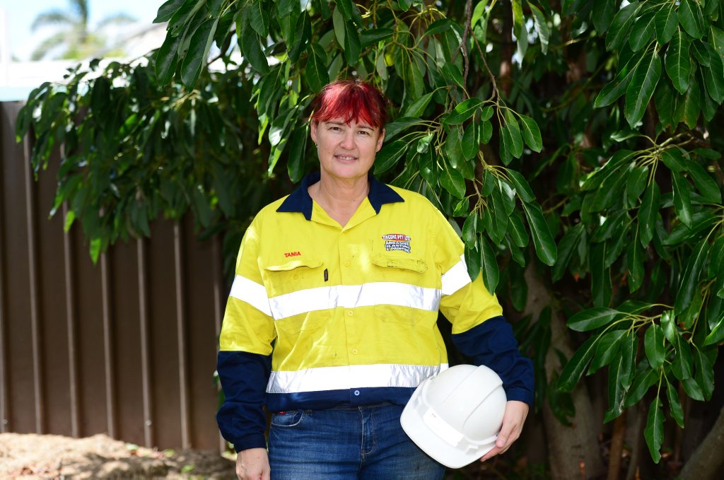 Tania Andrewartha swapped a busy job in the city for the mines four years ago and has no regrets about the career change. Photo Lisa Benoit / The Morning Bulletin Tania Andrewartha swapped a busy job in the city for the mines four years ago and has no regrets about the career change. Photo Lisa Benoit / The Morning Bulletin