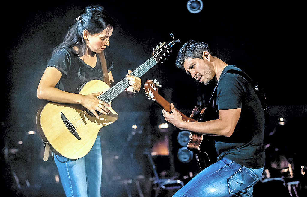 Mexican musicians Rodrigo y Gabriela mix nuevo flamenco and heavy metal. Mexican musicians Rodrigo y Gabriela mix nuevo flamenco and heavy metal.