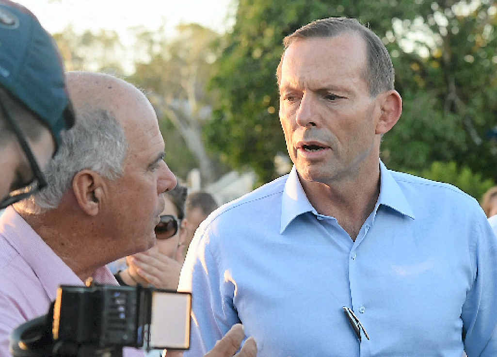 Cr Bill Ludwig talking to PM Tony Abbott in Yeppoon. Allan Reinikka Cr Bill Ludwig talking to PM Tony Abbott in Yeppoon. Allan Reinikka