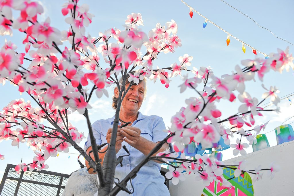The Workforce Easter Street Parade - Belynda Waugh puts the finishing touches to the Gladstone Council float.