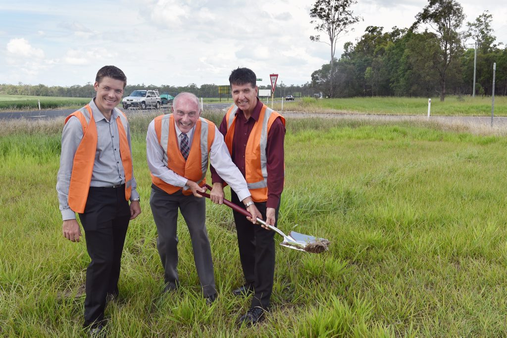 District Director Wide Bay Burnett Transport and Main Roads district director Scott Whitaker, Deputy Prime Minister Warren Truss and Maryborough MP Bruce Saunders at the sod-turning ceremony at the Glenorchy Straight. District Director Wide Bay Burnett Transport and Main Roads district director Scott Whitaker, Deputy Prime Minister Warren Truss and Maryborough MP Bruce Saunders at the sod-turning ceremony at the Glenorchy Straight.
