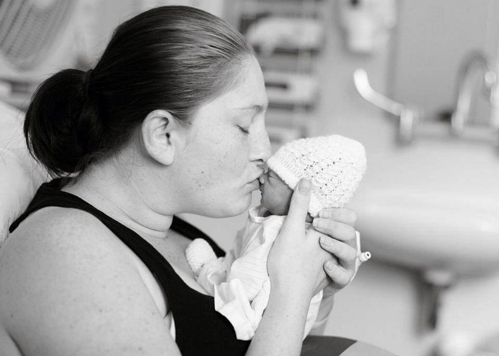 FAREWELL MY DARLING: Tara Janssen kisses her stillborn daughter, Chelsea, goodbye after she died just minutes before birth on Valentine’s Day, 2014. FAREWELL MY DARLING: Tara Janssen kisses her stillborn daughter, Chelsea, goodbye after she died just minutes before birth on Valentine’s Day, 2014.