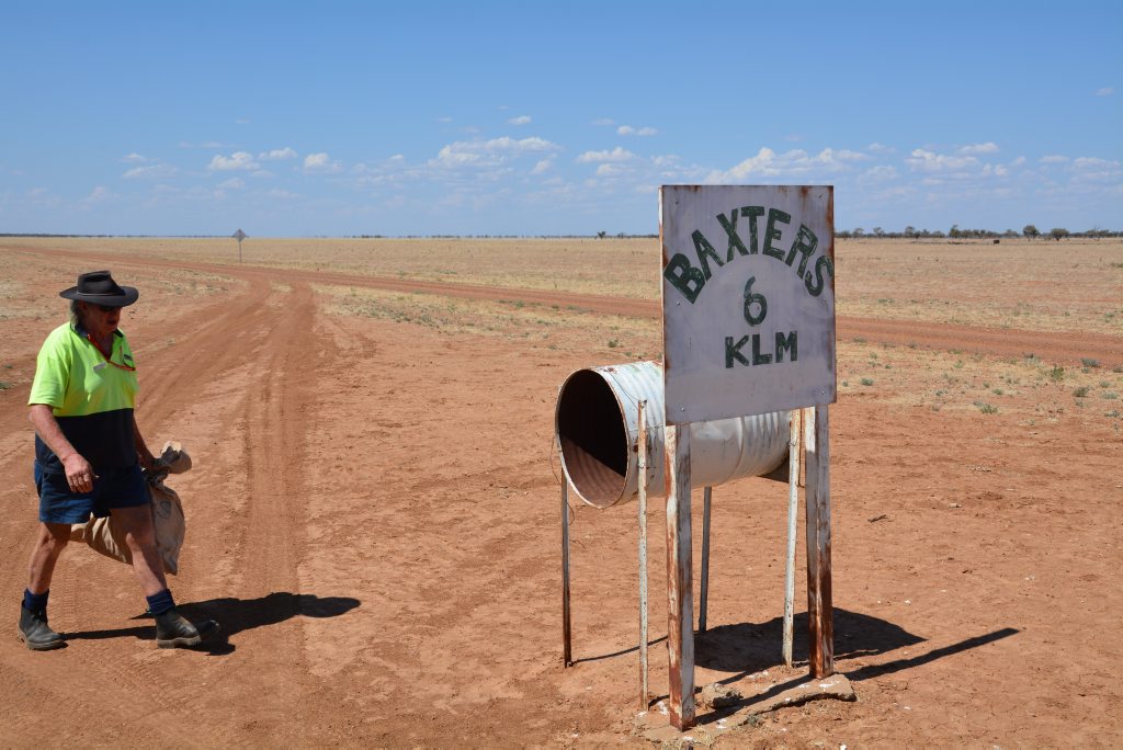 Postman Dave Hammond delivers mailon the Outback Mail Run, which is a 420km loop north from Quilpie in western Queensland. Photo Rae Wilson / Newsdesk Postman Dave Hammond delivers mailon the Outback Mail Run, which is a 420km loop north from Quilpie in western Queensland. Photo Rae Wilson / Newsdesk
