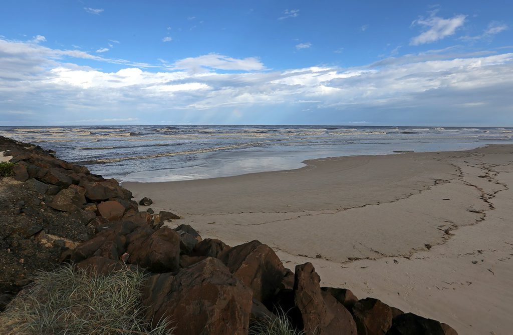 Rough seas and dirty water at south wall in Ballina. Photo: Nolan Verheij-Full / Northern Star Rough seas and dirty water at south wall in Ballina. Photo: Nolan Verheij-Full / Northern Star