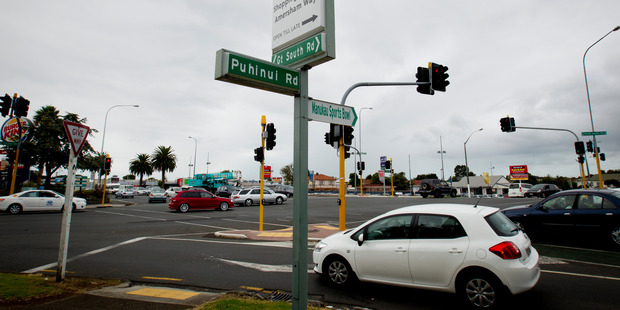he incident happened at the intersection of Great South and Puhinui Rds in the Auckland suburb of Papatoetoe he incident happened at the intersection of Great South and Puhinui Rds in the Auckland suburb of Papatoetoe