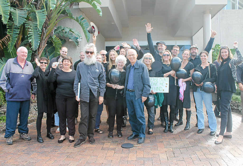 CONNECTED: Uralba residents celebrate Ballina Shire Council’s decision to approve an NBN tower for their area. Photo Graham Broadhead / Ballina Shire Advocate CONNECTED: Uralba residents celebrate Ballina Shire Council’s decision to approve an NBN tower for their area. Photo Graham Broadhead / Ballina Shire Advocate
