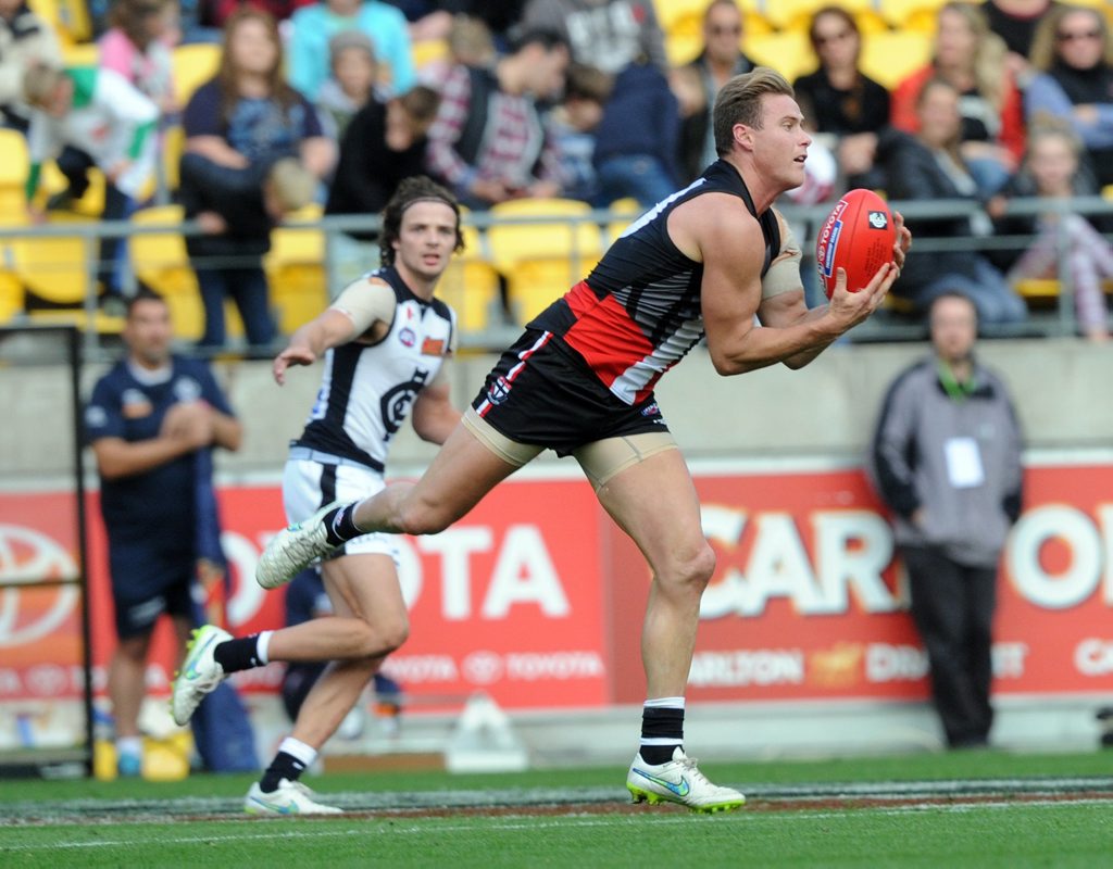 St Kildas David Armitage against Carlton in the AFL ANZAC Day match at Westpac Stadium, Wellington, New Zealand, Saturday, April 25, 2015. (AAP Image/NZN Image/SNPA, Ross Setford) NO ARCHIVING, EDITORIAL USE ONLY, INTL OUT, AUSTRALIA ONLY St Kildas David Armitage against Carlton in the AFL ANZAC Day match at Westpac Stadium, Wellington, New Zealand, Saturday, April 25, 2015. (AAP Image/NZN Image/SNPA, Ross Setford) NO ARCHIVING, EDITORIAL USE ONLY, INTL OUT, AUSTRALIA ONLY