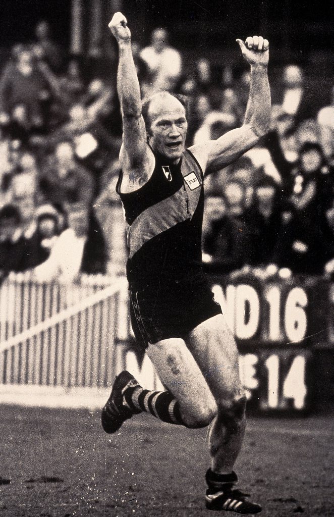 MELBOURNE, AUSTRALIA - 1965: Kevin Bartlett of the Richmond Tigers celebrates after kicking a goal during a VFL match held in Melbourne, Australia. (Photo by Getty Images) MELBOURNE, AUSTRALIA - 1965: Kevin Bartlett of the Richmond Tigers celebrates after kicking a goal during a VFL match held in Melbourne, Australia. (Photo by Getty Images)