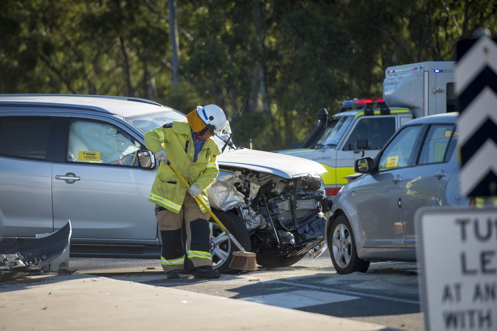 VIDEO Traffic crash at Kirkwood Rd intersection Observer