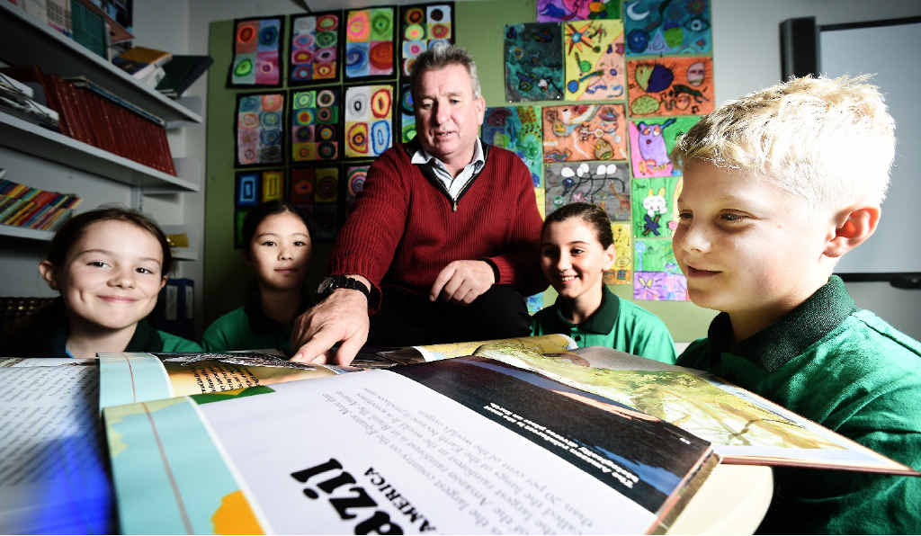 BRIGHT YOUNG KIDS: Coorabel Public School students Eden Lochead, 9, Soara Taylor, 10, Tanika Newhouse, 9, and Sam Edwards with principal Geoff Coghlan. BRIGHT YOUNG KIDS: Coorabel Public School students Eden Lochead, 9, Soara Taylor, 10, Tanika Newhouse, 9, and Sam Edwards with principal Geoff Coghlan.