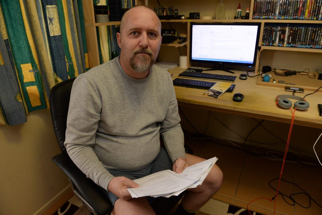 IN DEBT: Rob Rumac cancelled his enrolment for the diploma of management course with smartcity Vocational College. Photo: Mike Knott / NewsMail IN DEBT: Rob Rumac cancelled his enrolment for the diploma of management course with smartcity Vocational College. Photo: Mike Knott / NewsMail