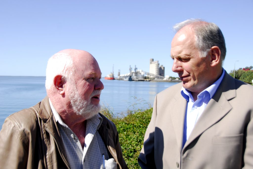 Former Gladstone harbourmaster Mike Lutze (left) and International Seafarers' Welfare Assistance Network (ISWAN) project manager and UK Merchant Navy Welfare Board (MNWB) deputy chief executive Peter Tomlin discuss the establishment of a new Gladstone Port Welfare Committee. Mr Lutze is the committee's inaugural chairman. Former Gladstone harbourmaster Mike Lutze (left) and International Seafarers' Welfare Assistance Network (ISWAN) project manager and UK Merchant Navy Welfare Board (MNWB) deputy chief executive Peter Tomlin discuss the establishment of a new Gladstone Port Welfare Committee. Mr Lutze is the committee's inaugural chairman.
