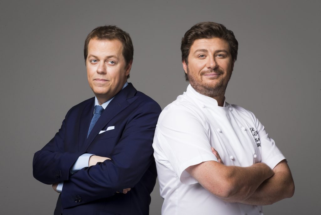 British restaurant critic Tom Parker Bowles and chef Scott Pickett host the TV series The Hotplate. British restaurant critic Tom Parker Bowles and chef Scott Pickett host the TV series The Hotplate.
