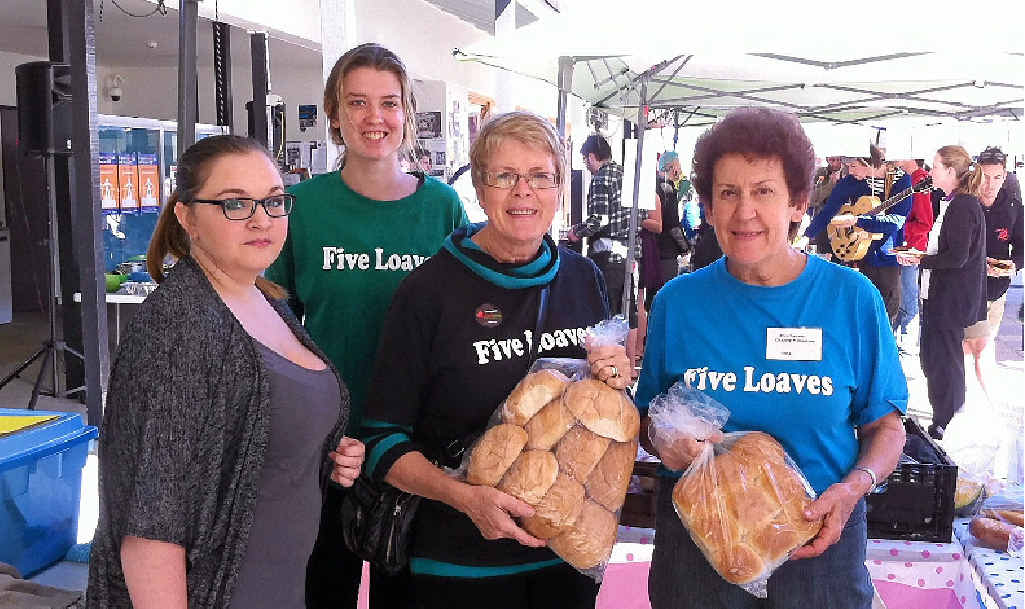 GOOD FOOD: Five Loaves volunteers handing out fresh bread and salad at Southern Cross University. GOOD FOOD: Five Loaves volunteers handing out fresh bread and salad at Southern Cross University.