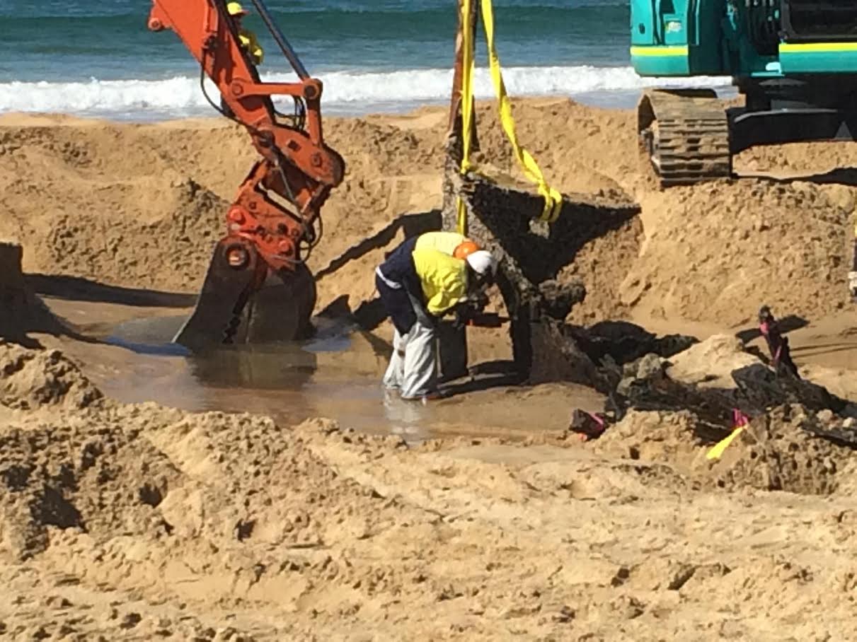 Workmen removes parts of the SS Dicky wreck. Workmen removes parts of the SS Dicky wreck.