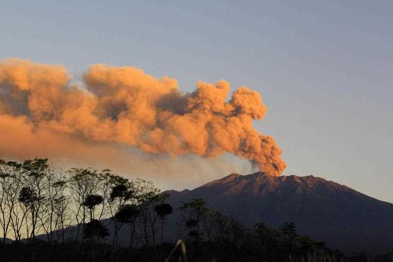 Authorities are monitoring increasing activities of Mount Raung after the volcano earlier erupted in February, but volcanic materials did not flow out of its crater, which has a diameter of around one kilometer. Authorities are monitoring increasing activities of Mount Raung after the volcano earlier erupted in February, but volcanic materials did not flow out of its crater, which has a diameter of around one kilometer.