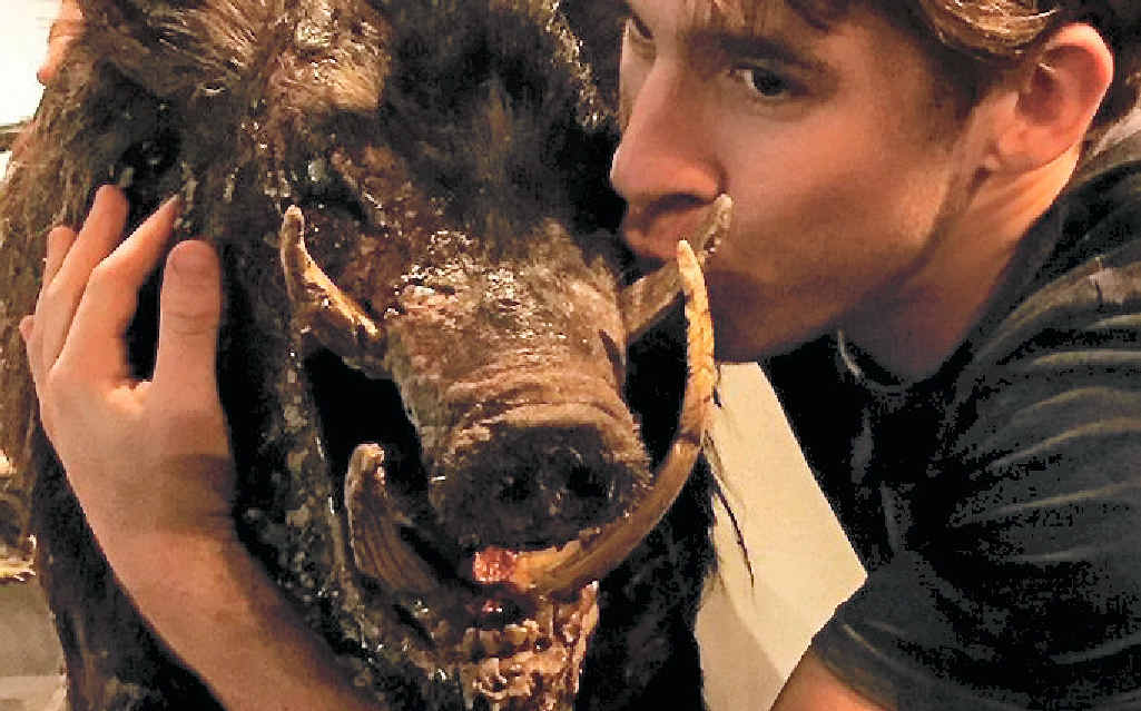 CUDDLE UP: Hugh Sheridan announced his arrival in Gympie at the weekend, tagging himself in this selfie with a prop from the movie. CUDDLE UP: Hugh Sheridan announced his arrival in Gympie at the weekend, tagging himself in this selfie with a prop from the movie.