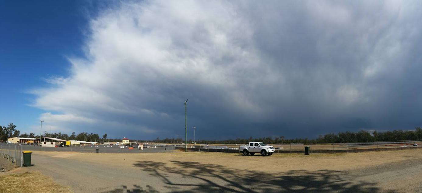 Storm front closing in from the west. View from Ipswich looking west. Storm front closing in from the west. View from Ipswich looking west.