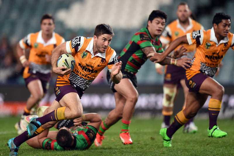 Ben Hunt (left) of the Broncos makes a break against the Rabbitohs during the round 25 NRL match between the South Sydney Rabbitohs and the Brisbane Broncos at Allianz Stadium in Sydney on Thursday, Aug. 27, 2015. Ben Hunt (left) of the Broncos makes a break against the Rabbitohs during the round 25 NRL match between the South Sydney Rabbitohs and the Brisbane Broncos at Allianz Stadium in Sydney on Thursday, Aug. 27, 2015.