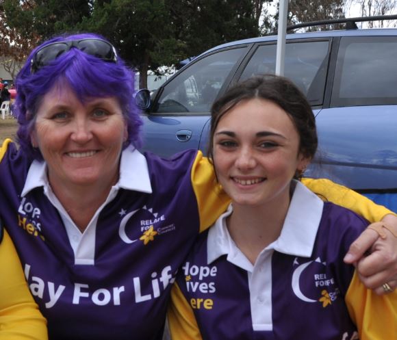 Sharon and Esha Edmunds fundraising for Relay for Life.