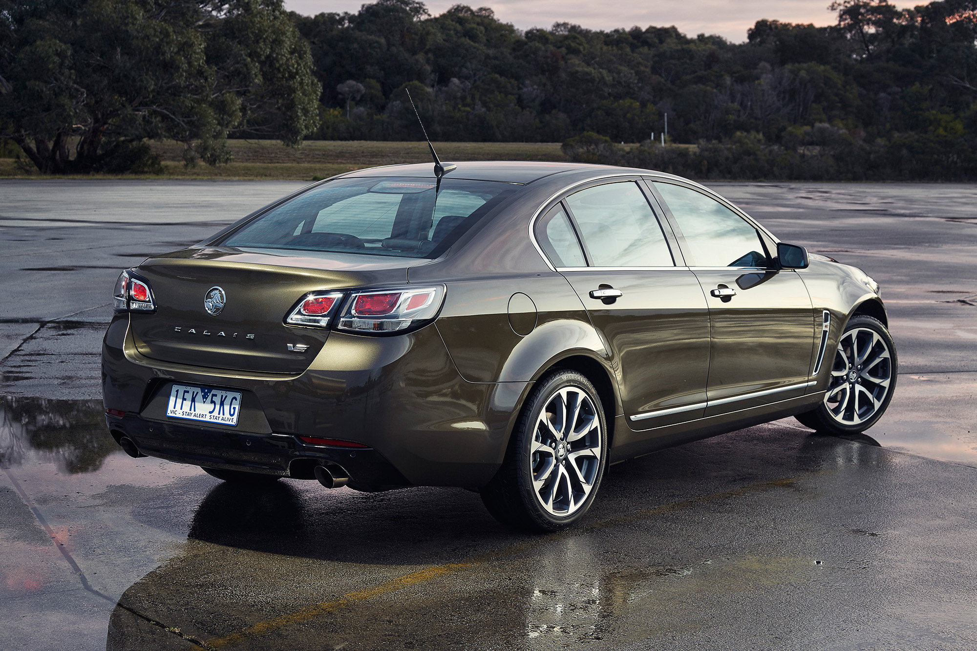 MUSCLED LUXURY: 2015 Holden Commodore VFII Calais V. MUSCLED LUXURY: 2015 Holden Commodore VFII Calais V.