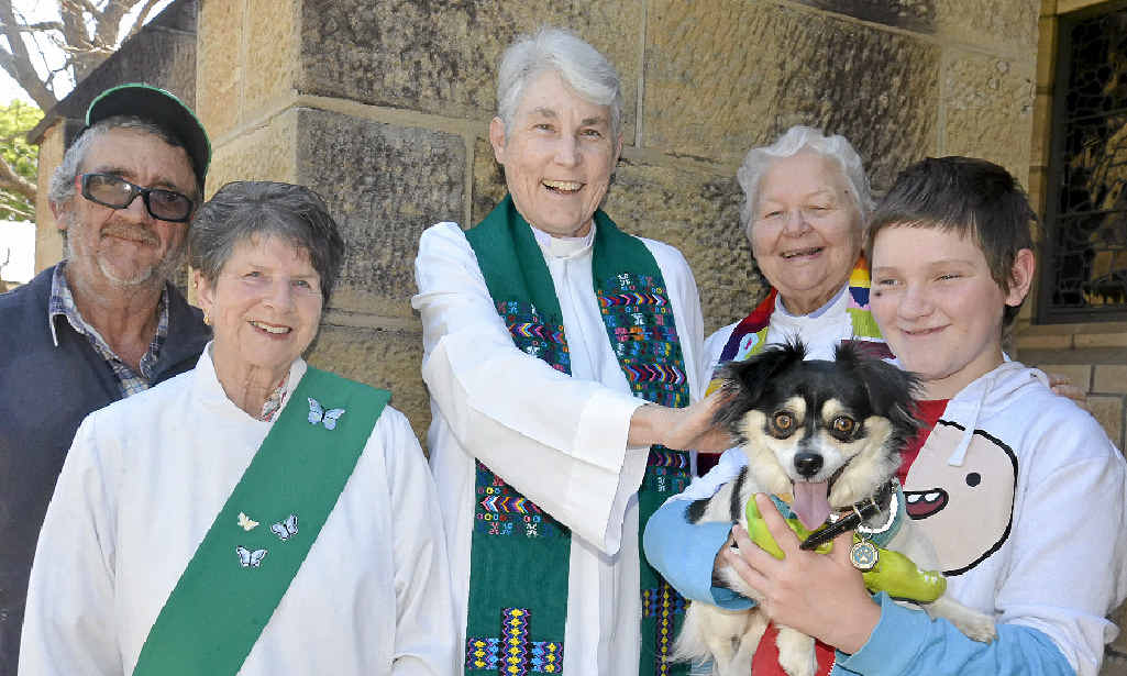 BLESSED: Geoff Farmer, Rev. Julie Simpson, Rev. Barbara Diery, Rev. Kaye Pitman and Joel Farmer with Rocky at the blessing of the pets at St Mark’s Anglican Church. BLESSED: Geoff Farmer, Rev. Julie Simpson, Rev. Barbara Diery, Rev. Kaye Pitman and Joel Farmer with Rocky at the blessing of the pets at St Mark’s Anglican Church.