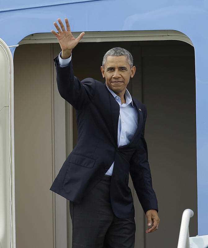 PRESIDENT Barack Obama waves as he boards Air Force One Saturday, Oct. 10, 2015, in San Francisco. Obama is on a four-day West Coast tour that includes democratic fundraisers along the way. PRESIDENT Barack Obama waves as he boards Air Force One Saturday, Oct. 10, 2015, in San Francisco. Obama is on a four-day West Coast tour that includes democratic fundraisers along the way.