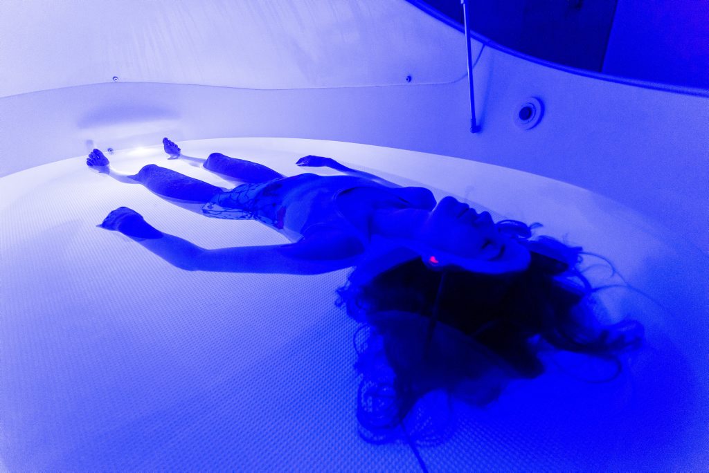 The health benefits of float pods include pain and stress relief, relaxation and better sleep. The health benefits of float pods include pain and stress relief, relaxation and better sleep.