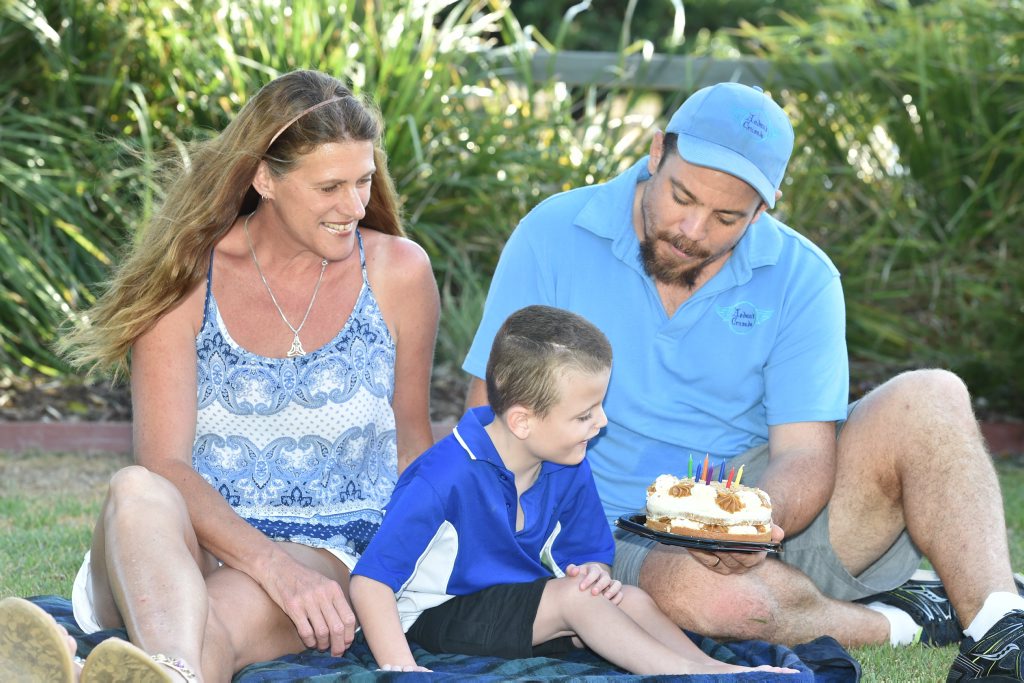 Image for sale: Aedan Harris with dad Cameron and buddy Carol McNaughton. Photo: Alistair Brightman / Fraser Coast Chronicle