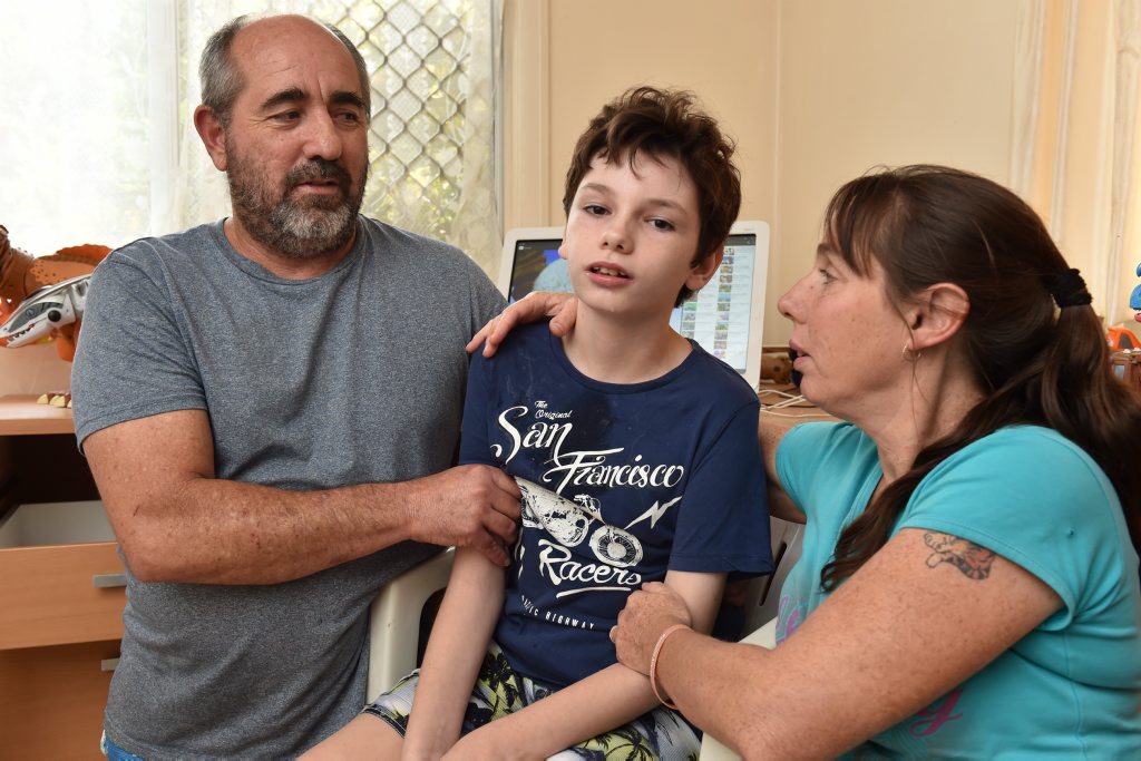 Daniel White with his mum Lynette Nolan and father Cary White. Photo: Alistair Brightman / Fraser Coast Chronicle Daniel White with his mum Lynette Nolan and father Cary White. Photo: Alistair Brightman / Fraser Coast Chronicle