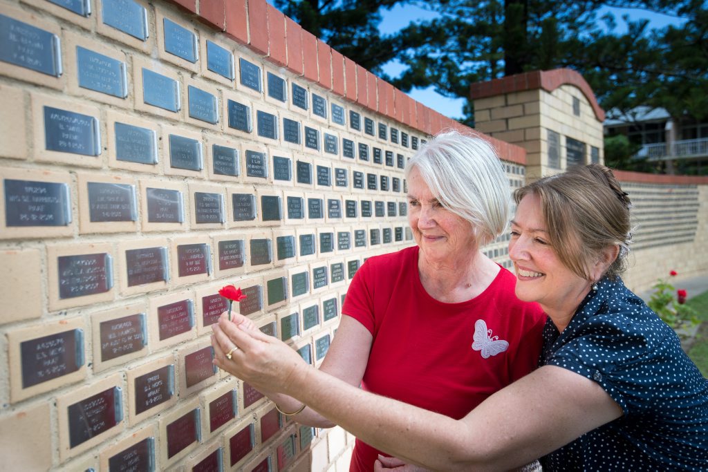 Helen Smith and Patricia Reed , will remember their parents Jeffery and Eileen Morcom on wed. pic at sawtell memorial. 09 November 2015. Photo Trevor Veale/Coffs Coast Advocate Helen Smith and Patricia Reed , will remember their parents Jeffery and Eileen Morcom on wed. pic at sawtell memorial. 09 November 2015. Photo Trevor Veale/Coffs Coast Advocate