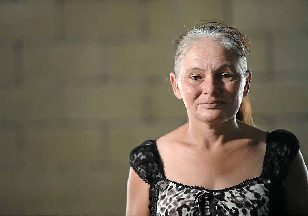 HOUSE SCAM: Kerrie Kowalski has to go to Brisbane for six weeks for cancer treatment but has been scammed while organising a house to rent. HOUSE SCAM: Kerrie Kowalski has to go to Brisbane for six weeks for cancer treatment but has been scammed while organising a house to rent.