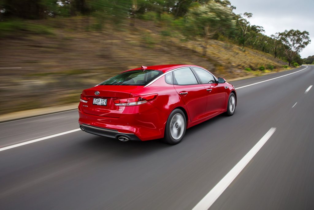 ENTRY LEVEL: Optima Si carries over the naturally aspirated 2.4-litre engine of before, which feels somewhat out of date compared to the GT's turbo 2.0-litre. ENTRY LEVEL: Optima Si carries over the naturally aspirated 2.4-litre engine of before, which feels somewhat out of date compared to the GT's turbo 2.0-litre.