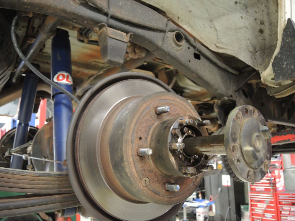 If you've ever had to pull the diff centre out of a semi floating rear axle you'd know just how easy a full floating axle makes things. If you've ever had to pull the diff centre out of a semi floating rear axle you'd know just how easy a full floating axle makes things.