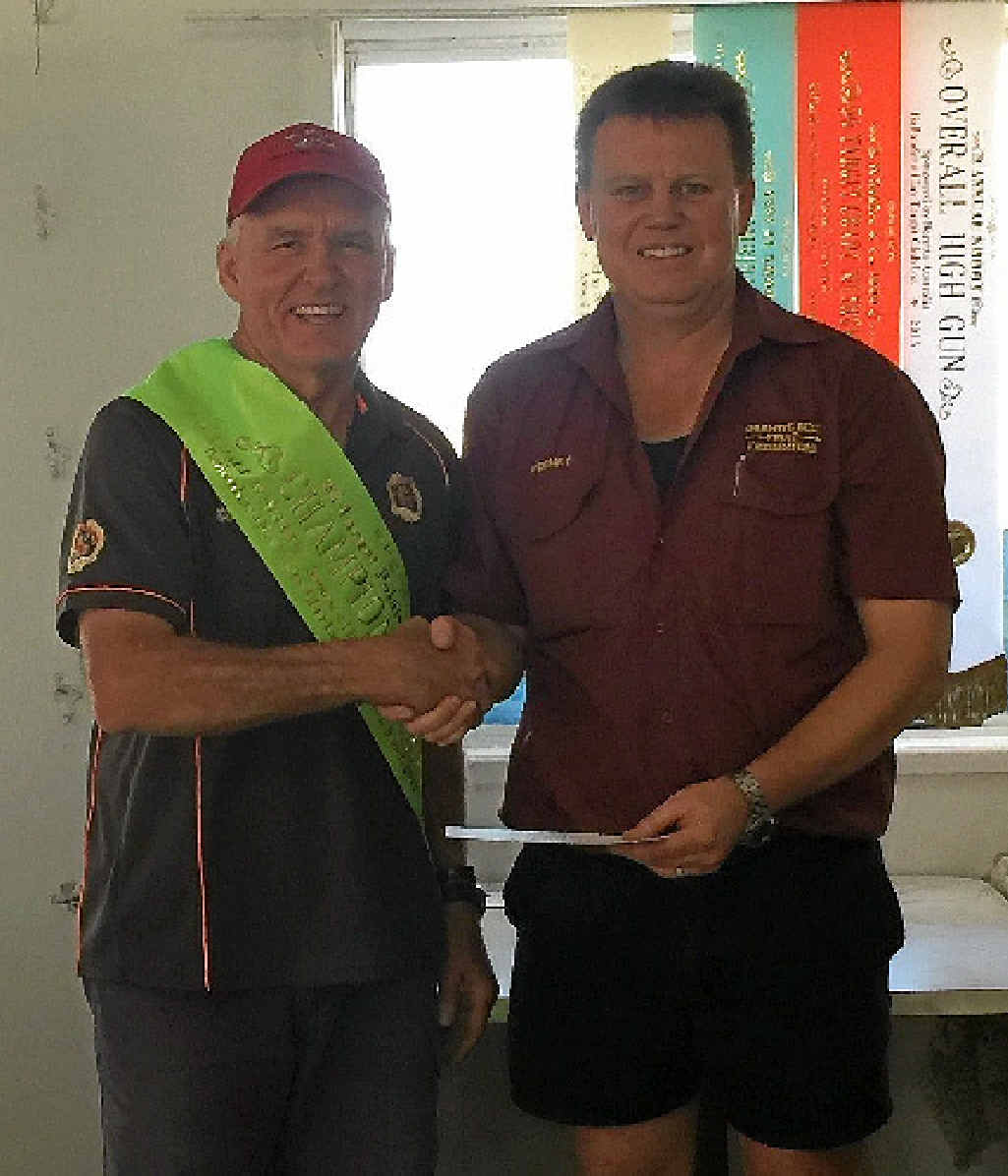 Pointscore overall winner Daryl Stevens with event sponsor Rodney Abraham.