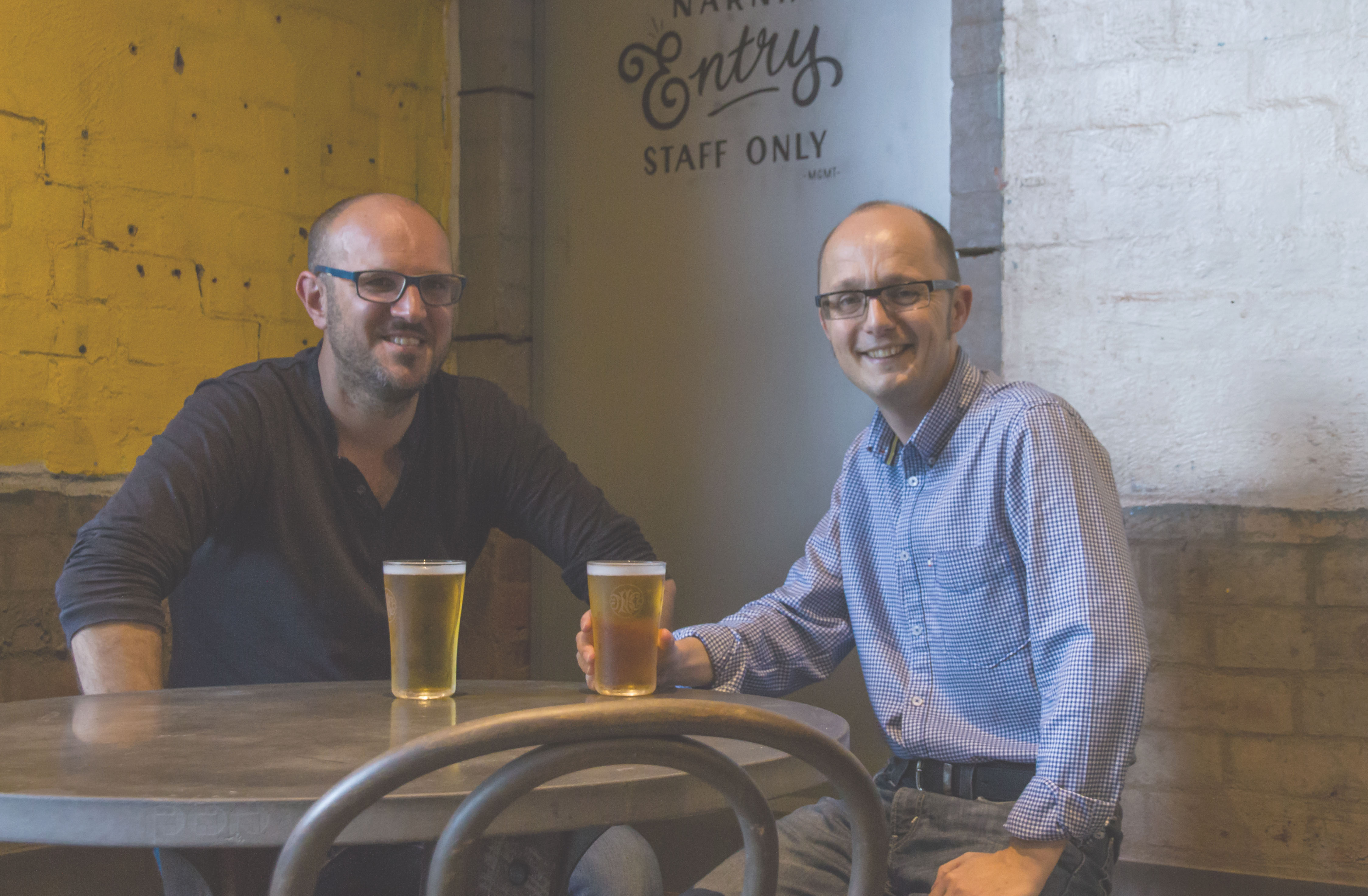 James Grugeon and Darren Kindleysides chat over a few cold ones. James Grugeon and Darren Kindleysides chat over a few cold ones.
