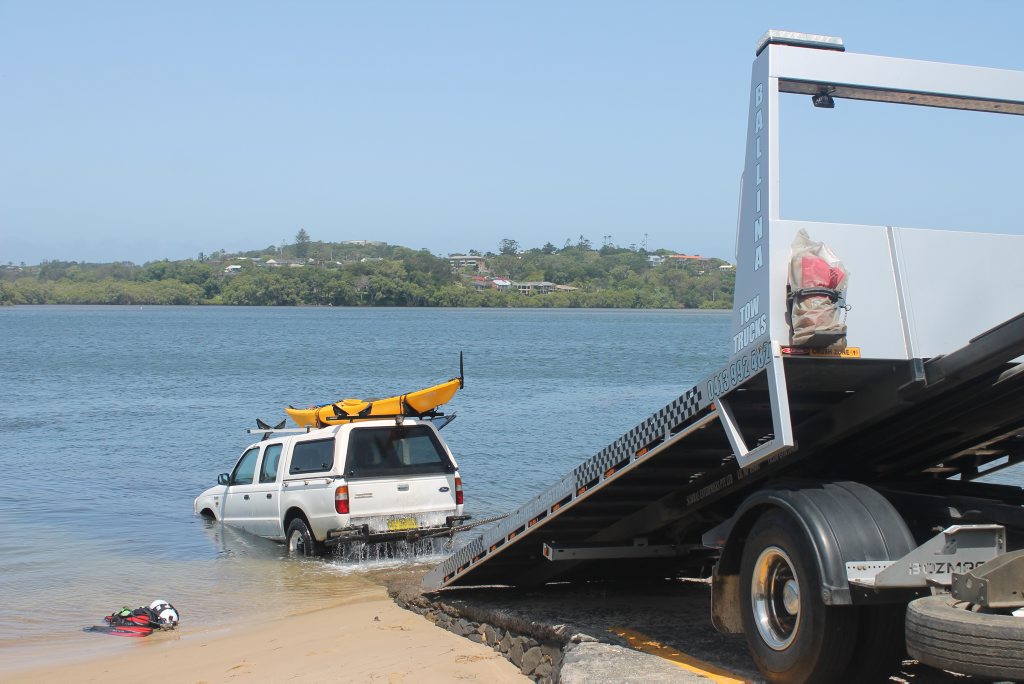 UNUSUAL CATCH: A 4WD vehicle is retrieved from North Creek at the Cawarra St boat ramp in Ballina. Photo Graham Broadhead / Ballina Shire Advocate UNUSUAL CATCH: A 4WD vehicle is retrieved from North Creek at the Cawarra St boat ramp in Ballina. Photo Graham Broadhead / Ballina Shire Advocate