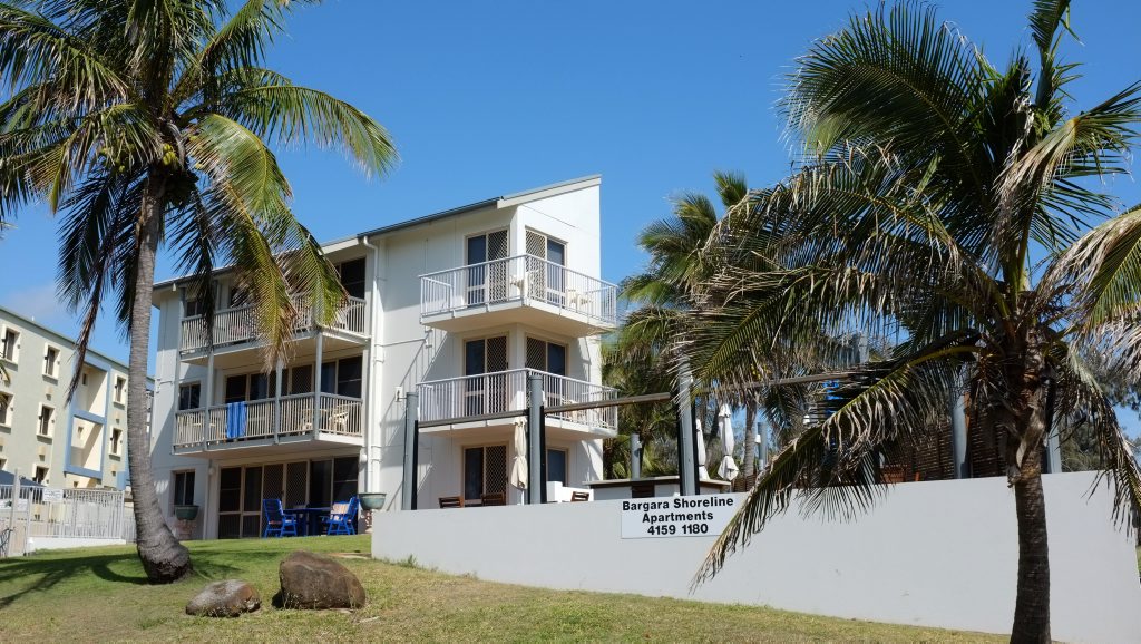 POLICE SIEGE: Bargara Shoreline Apartments was the scene of a siege early Monday morning. Photo: Mike Knott / NewsMail POLICE SIEGE: Bargara Shoreline Apartments was the scene of a siege early Monday morning. Photo: Mike Knott / NewsMail