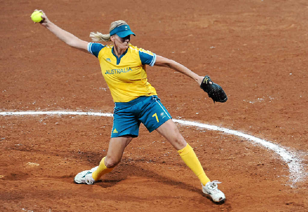 CHAMPION: Australia’s Tanya Harding pitches during their bronze medal softball match against Japan at the 2008 Olympic Games in Beijing, China. Harding will lead a training clinic in Hervey Bay on December 17. CHAMPION: Australia’s Tanya Harding pitches during their bronze medal softball match against Japan at the 2008 Olympic Games in Beijing, China. Harding will lead a training clinic in Hervey Bay on December 17.