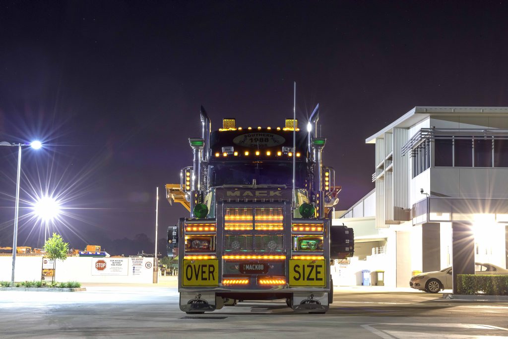 Mactrans' Mack 88 Photo Warren Aitken/ Australian Custom Trucks Mactrans' Mack 88 Photo Warren Aitken/ Australian Custom Trucks