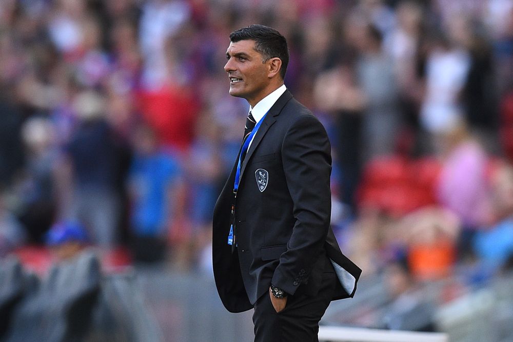 John Aloisi as Brisbane Roar coach on November 28, 2015. (AAP Image/Dan Himbrechts) John Aloisi as Brisbane Roar coach on November 28, 2015. (AAP Image/Dan Himbrechts)