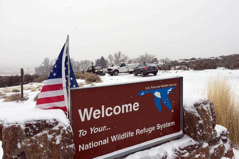 Armed protesters are occupying a building at the national wildlife refuge and asking militia members around the country to join them. The protesters went to Malheur National Wildlife Refuge on Saturday following a peaceful rally in support of two Oregon ranchers facing additional prison time for arson. Armed protesters are occupying a building at the national wildlife refuge and asking militia members around the country to join them. The protesters went to Malheur National Wildlife Refuge on Saturday following a peaceful rally in support of two Oregon ranchers facing additional prison time for arson.