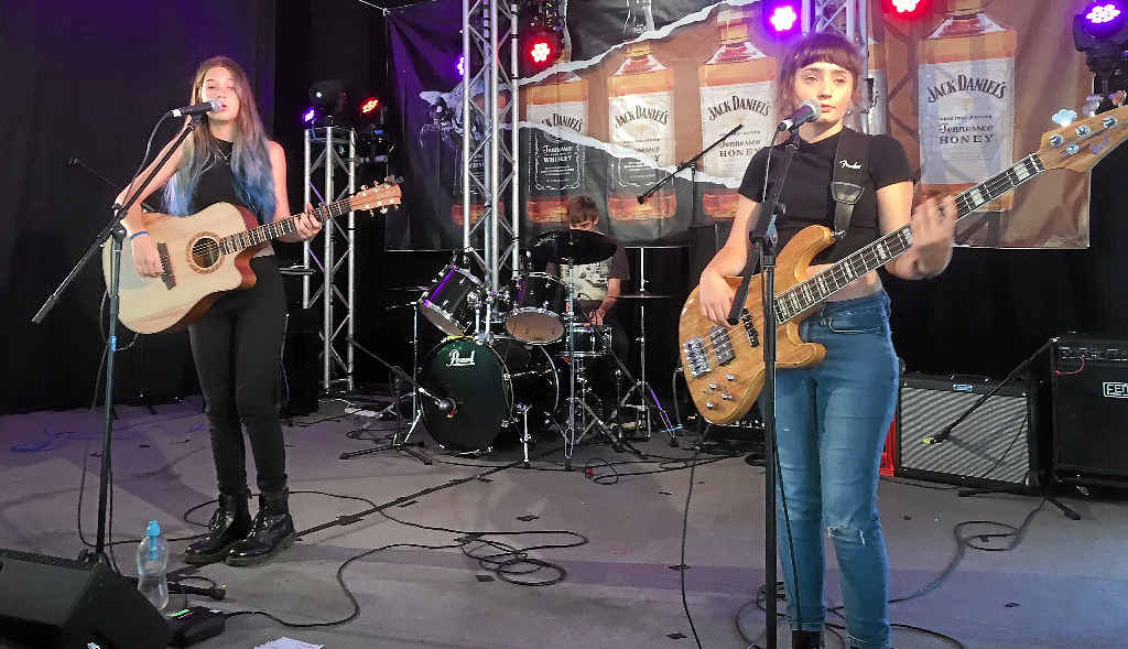 BIG CHANCE: The Dennis Sisters, Briannah (left) and Tiana, performing at Tamworth’s West Diggers Club. BIG CHANCE: The Dennis Sisters, Briannah (left) and Tiana, performing at Tamworth’s West Diggers Club.