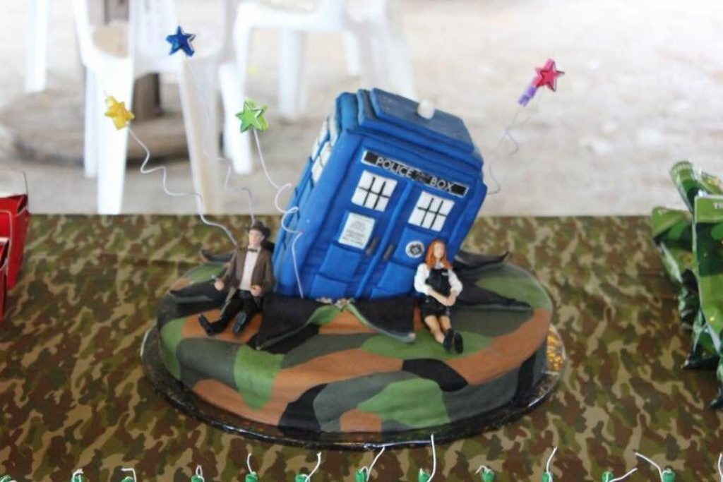 Sherie Elliott: My son and daughter's combined birthday cake held at laser tag at Cedar Galleries - the Commandos vs Doctor Who