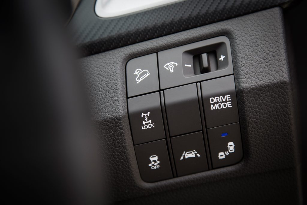 2016 Hyundai Santa Fe Highlander. Photo: Contributed 2016 Hyundai Santa Fe Highlander. Photo: Contributed