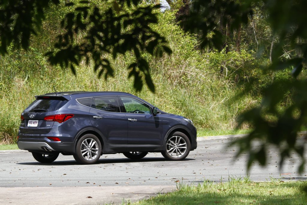 The 2016 Hyundai Santa Fe Series II in top-spec Highlander guise is a value tempter in the seven-seater large SUV segment. The 2016 Hyundai Santa Fe Series II in top-spec Highlander guise is a value tempter in the seven-seater large SUV segment.