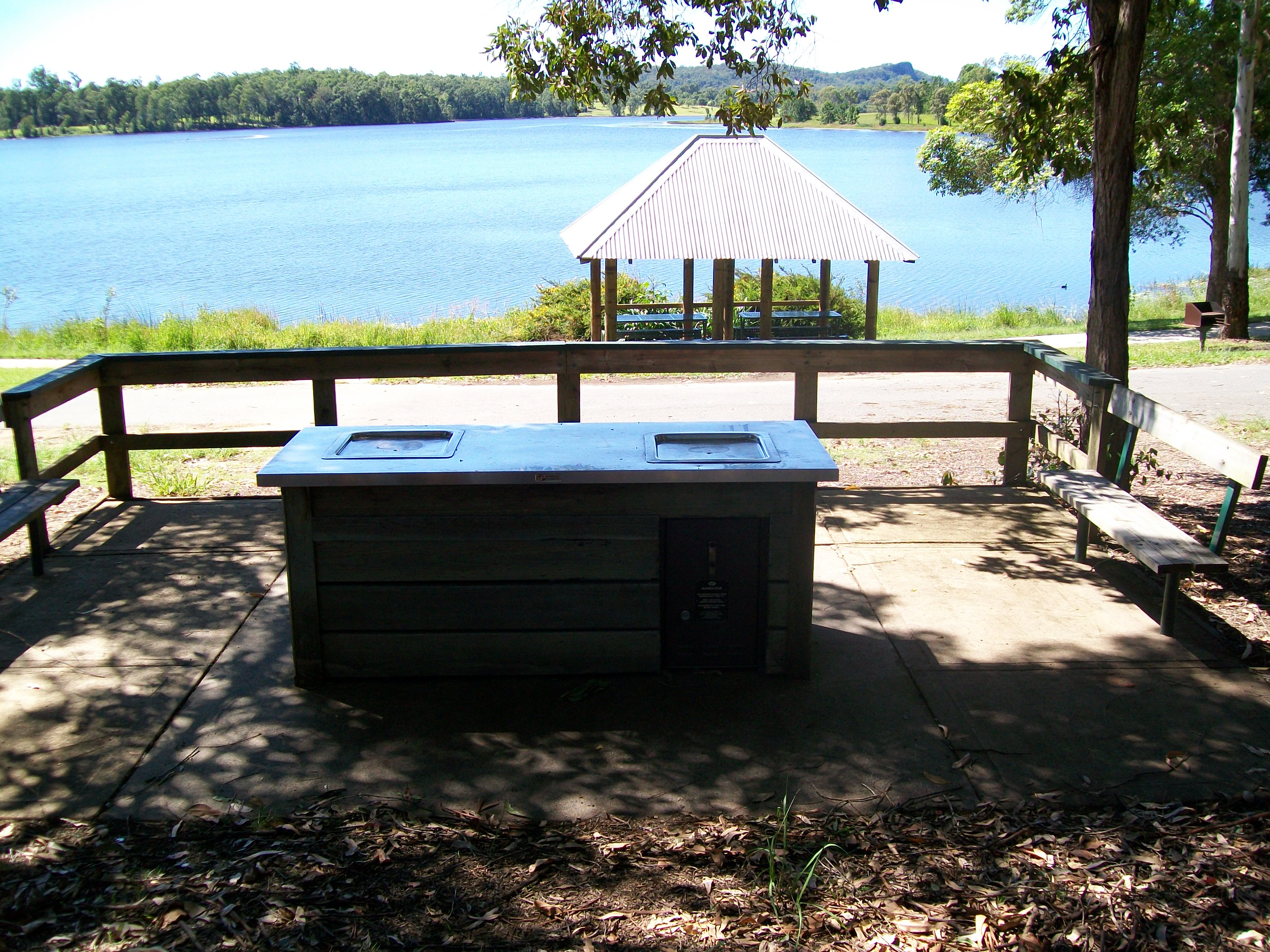 Lake Borumba reopens to boating, fishing and paddling