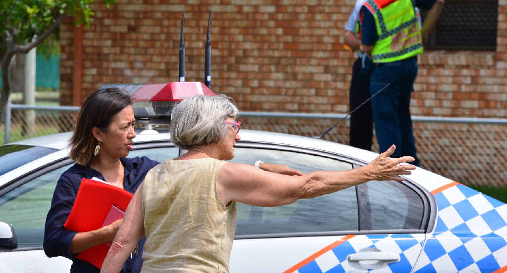 COOL HEADS: Buddina State School principal Debe Crotty deals with a bomb scare that caused an evacuation until police could secure the area. PHOTO: JOHN MCCUTCHEON COOL HEADS: Buddina State School principal Debe Crotty deals with a bomb scare that caused an evacuation until police could secure the area. PHOTO: JOHN MCCUTCHEON